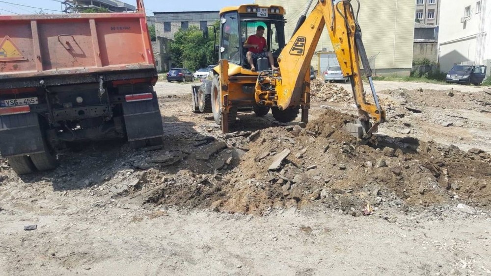FOTO // Vești bune pentru șoferi. Parcare publică cu peste 100 de locuri, amenajată în centrul Capitalei